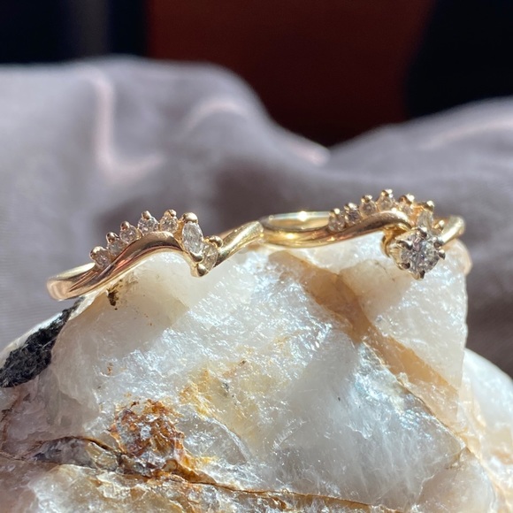 14k yellow Gold Two Piece Diamond Wedding Set - Picture 3 of 12